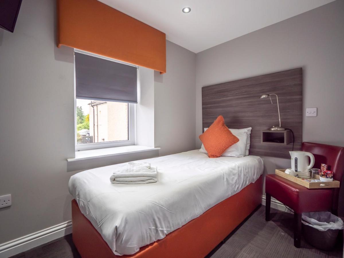 Blackbull Hotel Tarbolton エクステリア 写真