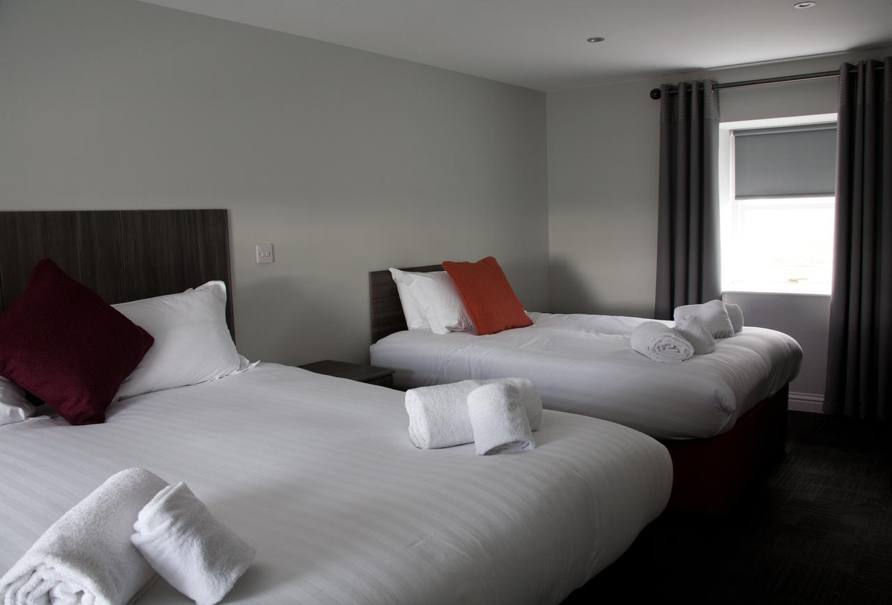 Blackbull Hotel Tarbolton エクステリア 写真